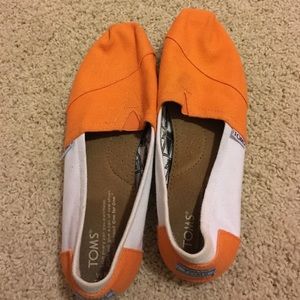 Orange & White Toms