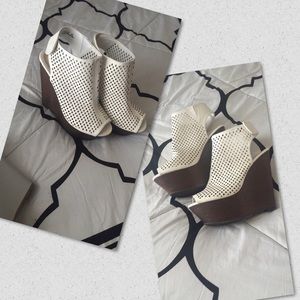 ✨  White Summer Wedge ✨