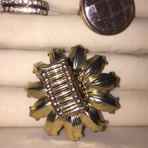 Flower ring! - Picture 2 of 2