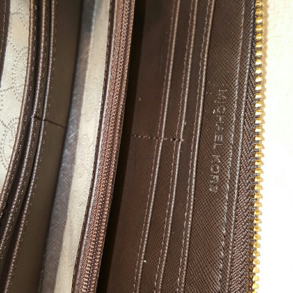 ☺SOLD☺BNWT.. Michael Kors Brown Print Zipper - Picture 4 of 4