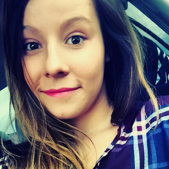 Meet your Posher, Ashley - Picture 1 of 1