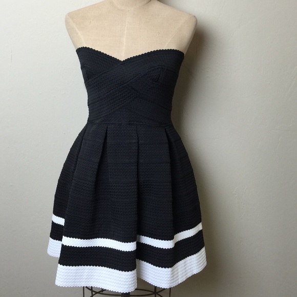 Sans Souci Dresses & Skirts - Fabulous Sans Souci stretch dress