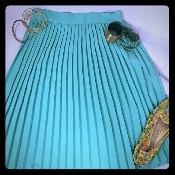 American Apparel Dresses & Skirts - Teal Mint Colored Pleated American Apparel Skirt