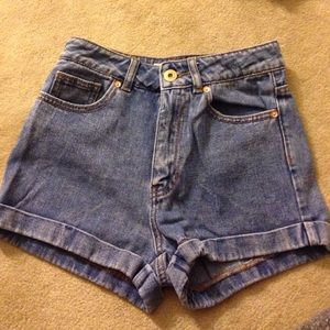 Hi rise/hipster denim shorts