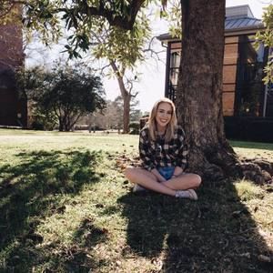 Meet your Posher, Abbi