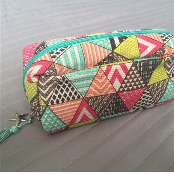 Target Handbags - ❌SOLD❌ Triangle Patterned Makeup Bag
