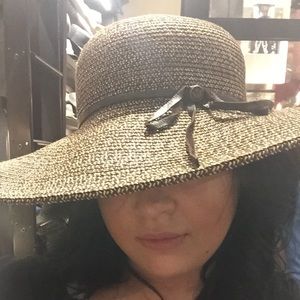 Meet your Posher, Raquel