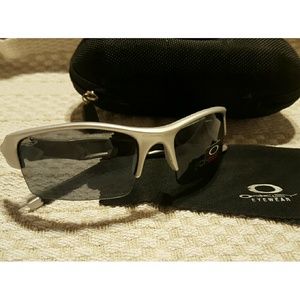 OAKLEYS. (look alikes)