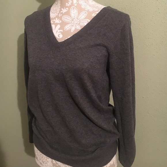 V neck sweater