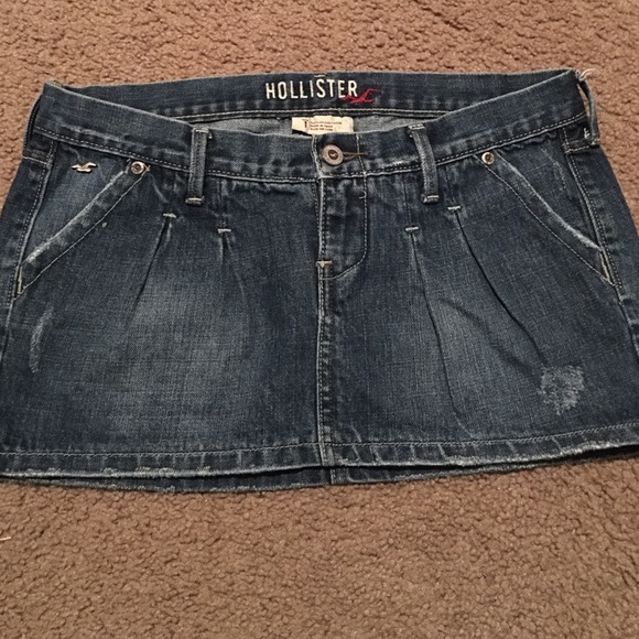 Hollister mini skirt