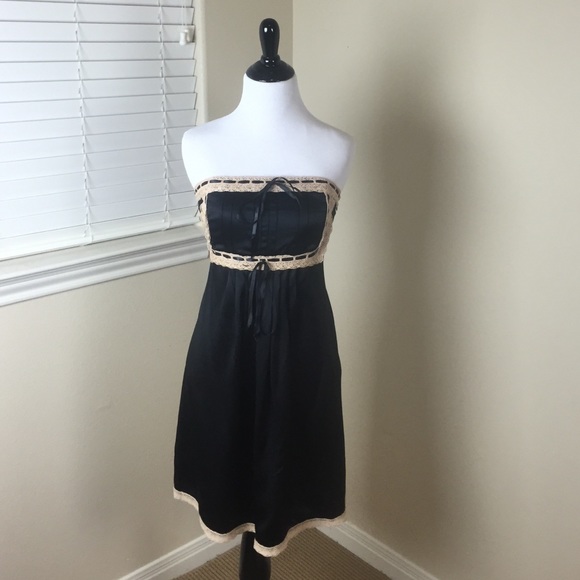 BETSEY JOHNSON Black Silk Dress with Lace Trim 4