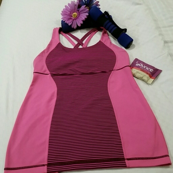 lululemon athletica Tops - Lululemon top please read description