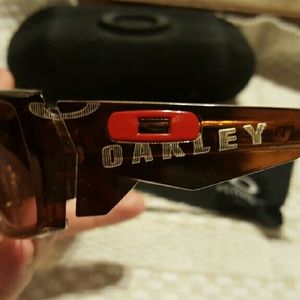 OAKLEYS. (look alikes)