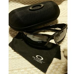 OAKLEYS. (look alikes)