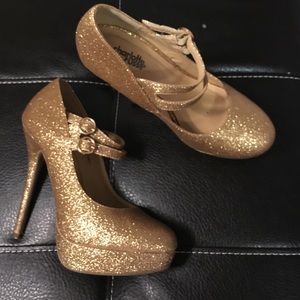Gold stilettos; glittering; size 7