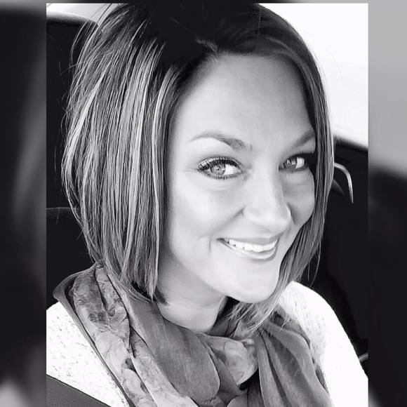 Meet your Posher, Michele - Picture 1 of 1