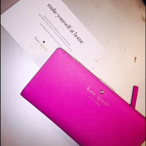 💕 Authentic Kate Spade wallet 💕