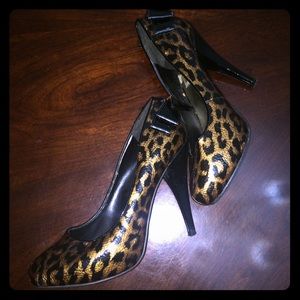 Steve Madden Leopard pumps size 7