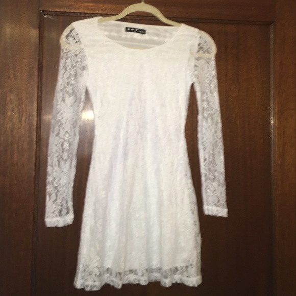 XS white lace dress