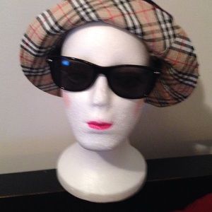 NYS collection black sunglasses