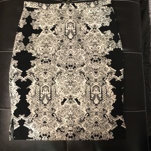 Size 2-4 black with white lace print pencil skirt
