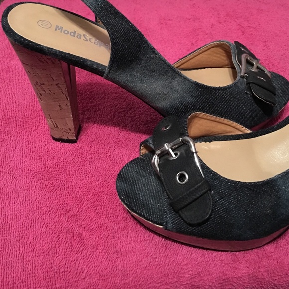 Heels - Picture 2 of 4