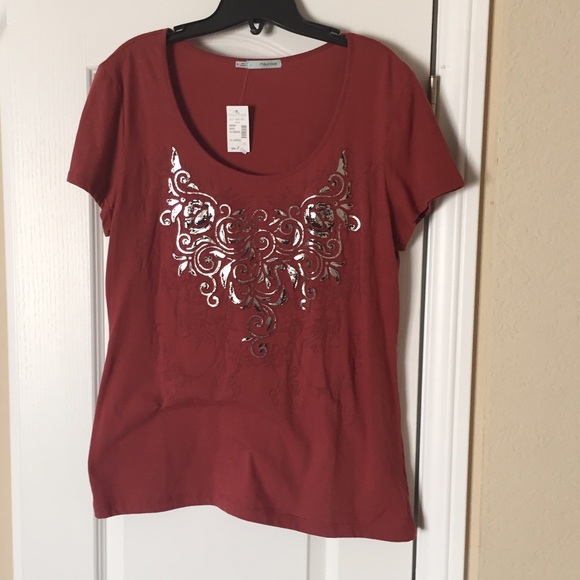 NWT Maurices Metallic Textured Front Tshirt