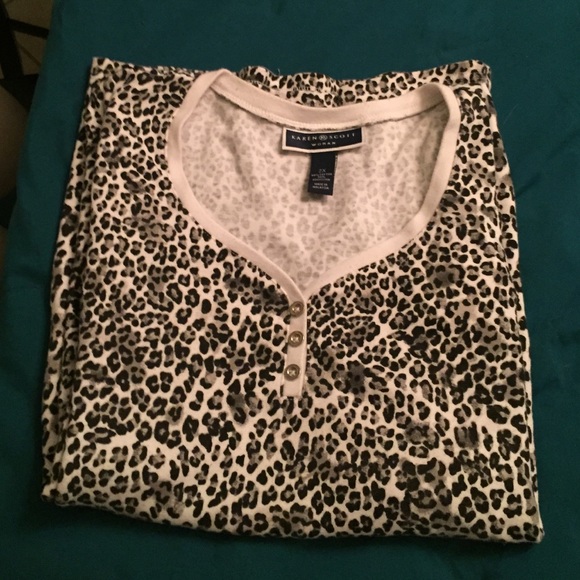 Leopard print top