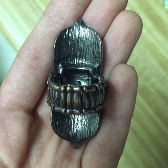 Ring - Picture 3 of 3