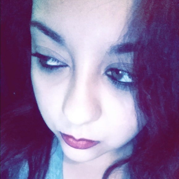 Meet your Posher, Mariah - Picture 1 of 1