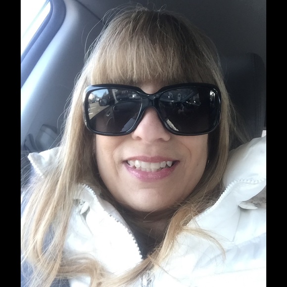 Meet your Posher, Donna, Posh Ambassador - Picture 2 of 2