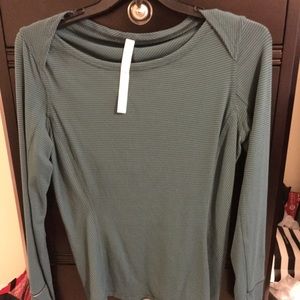 NWOT l/s lululemon top.  Size 12