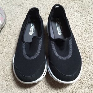Brand new Skechers 6W