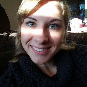 Meet your Posher, Mikala