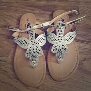 Adorable gold and black sandals new display size 5