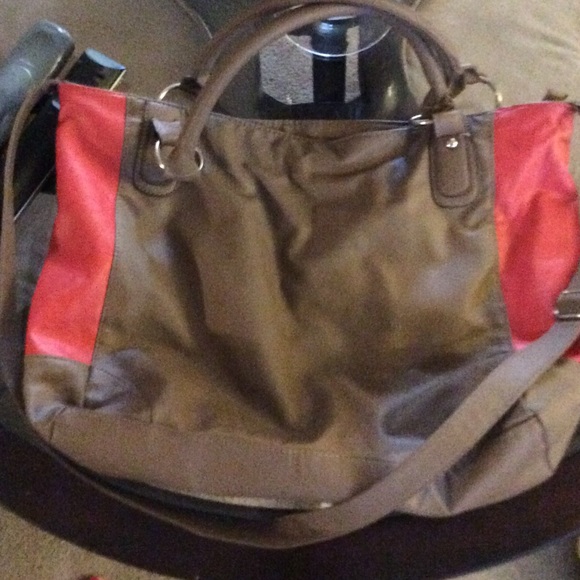 Lg bag tan and coral