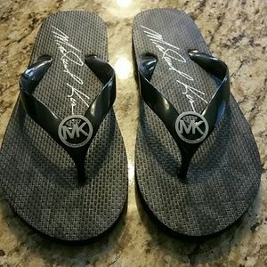 Worn once Michael Kors flipflops
