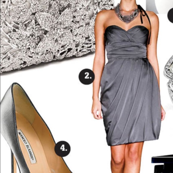 Letting go some beautiful dresses. - Picture 2 of 4