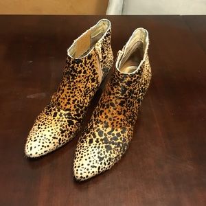 Low wedge print Bootie