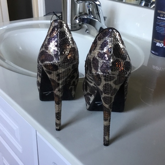 Perfect condition sz 7 FUN animal print stilettos! - Picture 3 of 3
