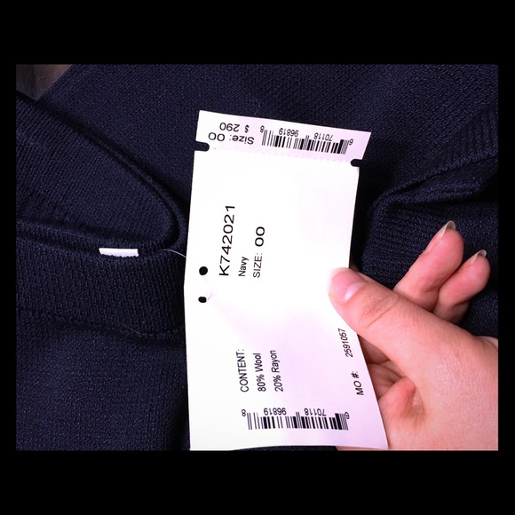 St. John Brand new knit long skirt NAVY