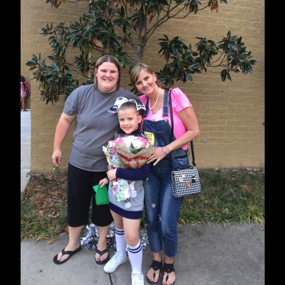 Meet your Posher, Stephanie - Picture 2 of 2