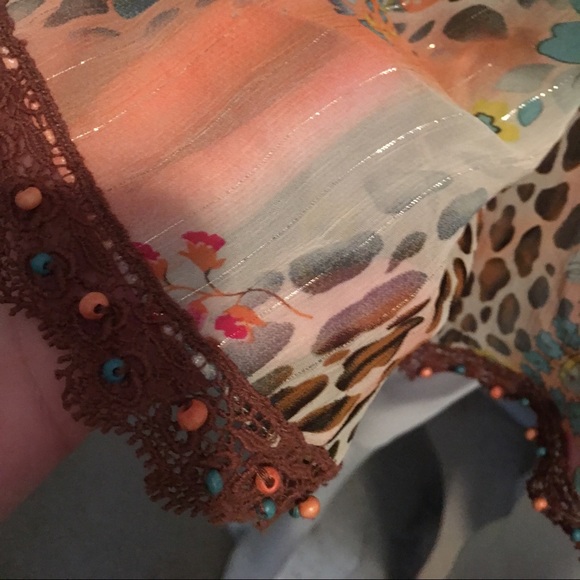 LL New York Tunic - Picture 3 of 4