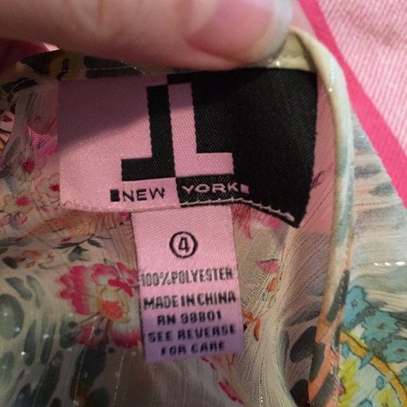 LL New York Tunic - Picture 4 of 4