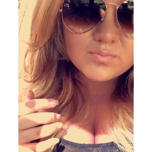 Gold Ray-Ban Aviators