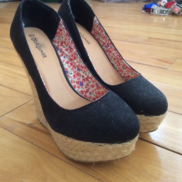 Diva Lounge Wedge Heels