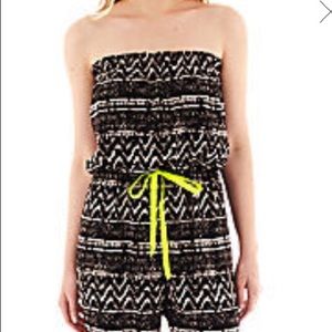 Adorable tribal strapless jumpsuit