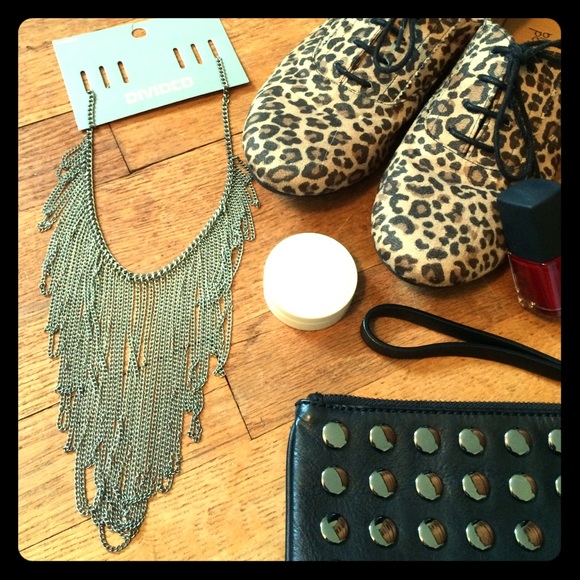 "Silver" chain bib necklace NWT