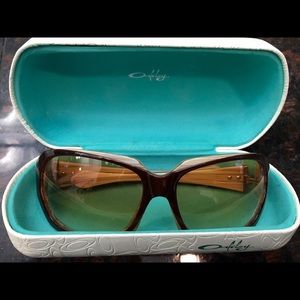 🕶OAKLEY SUNGLASSES🕶