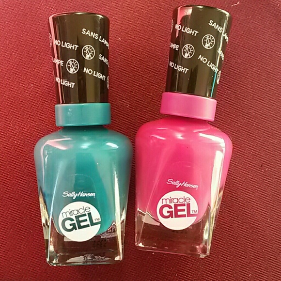 Sally Hansen  Other - **NEW**FREE BAG**Sally Hansen Miracle Gel